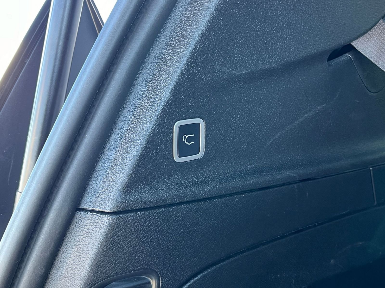 Used 2025 Chrysler Pacifica Select image 21