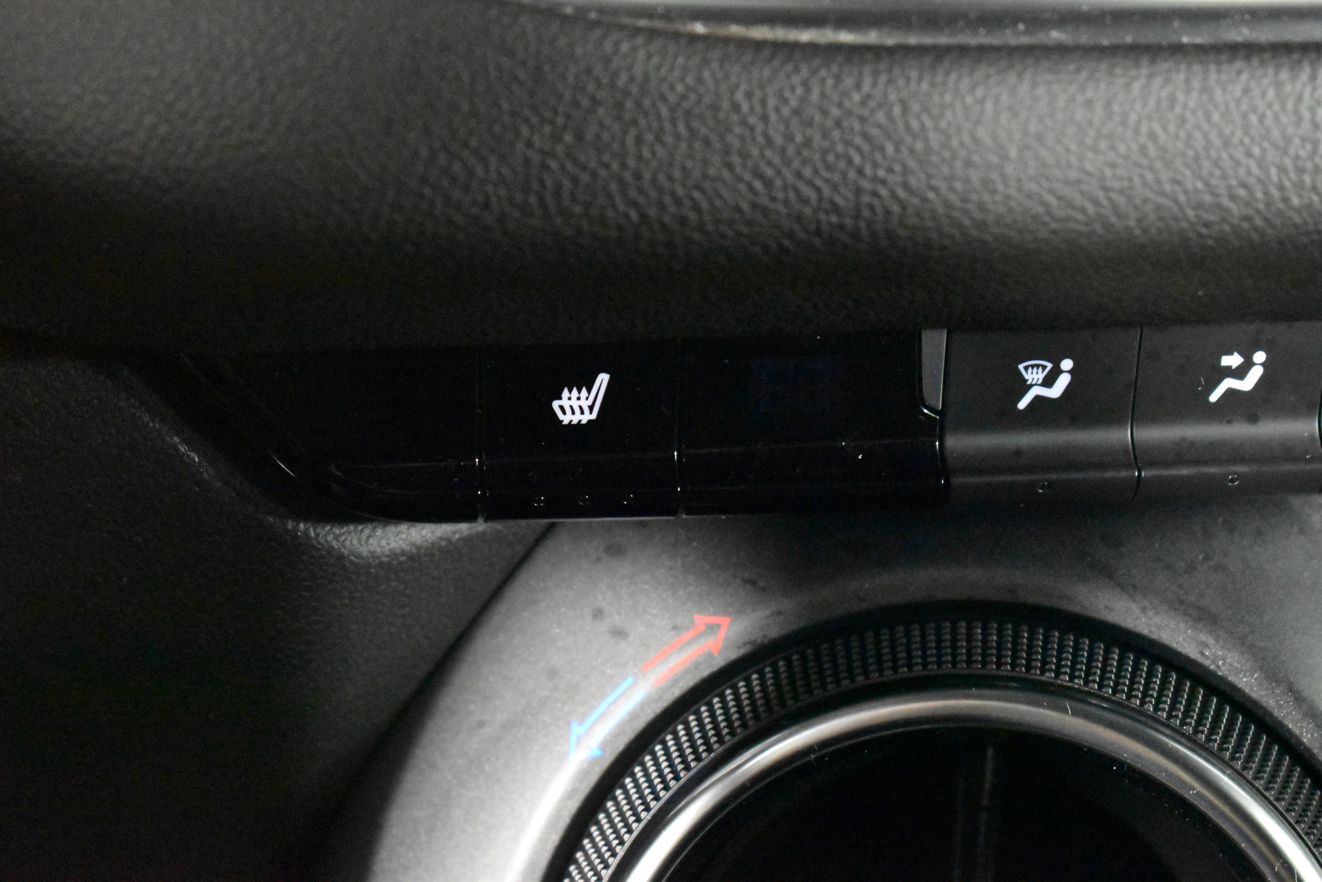 Used 2025 Chevrolet Blazer LT image 31