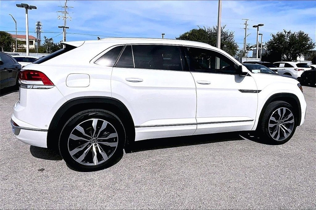 Certified 2023 Volkswagen Atlas Cross Sport SEL Premium R-Line image 4