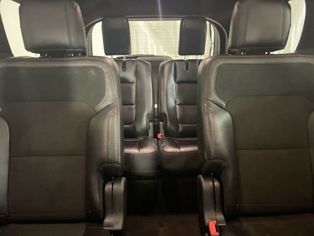 Used 2018 Ford Explorer XLT w/ Equipment Group 202A AWD/4WD image 13