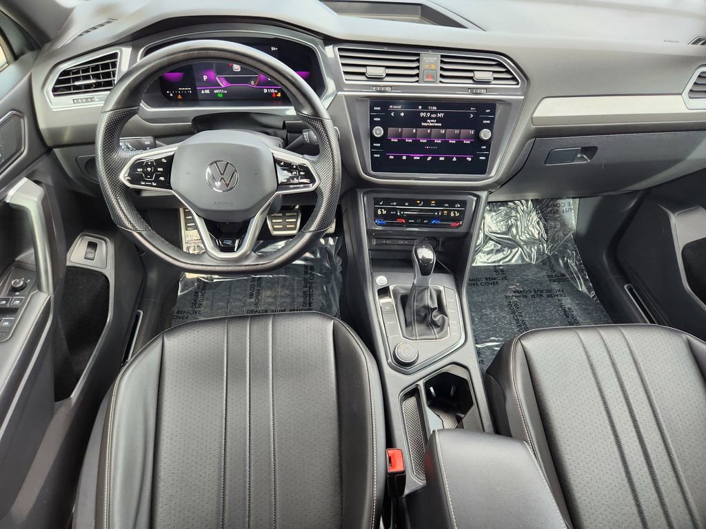 Used 2022 Volkswagen Tiguan SE R-Line image 16