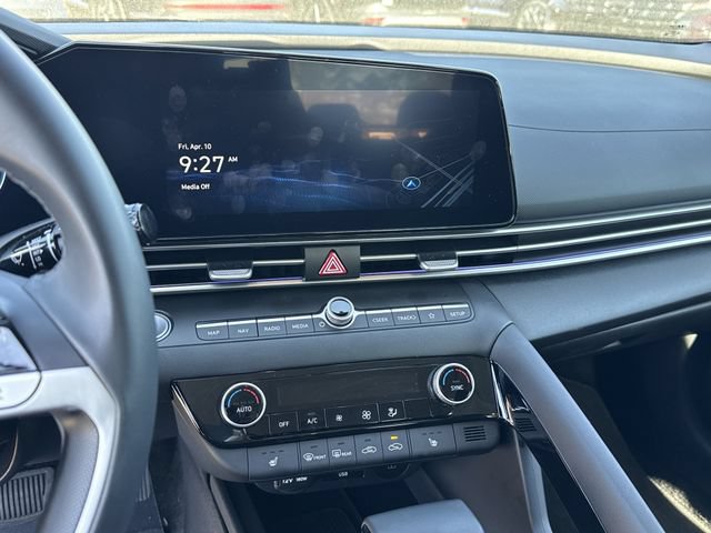 Used 2025 Hyundai Elantra SEL FWD image 27