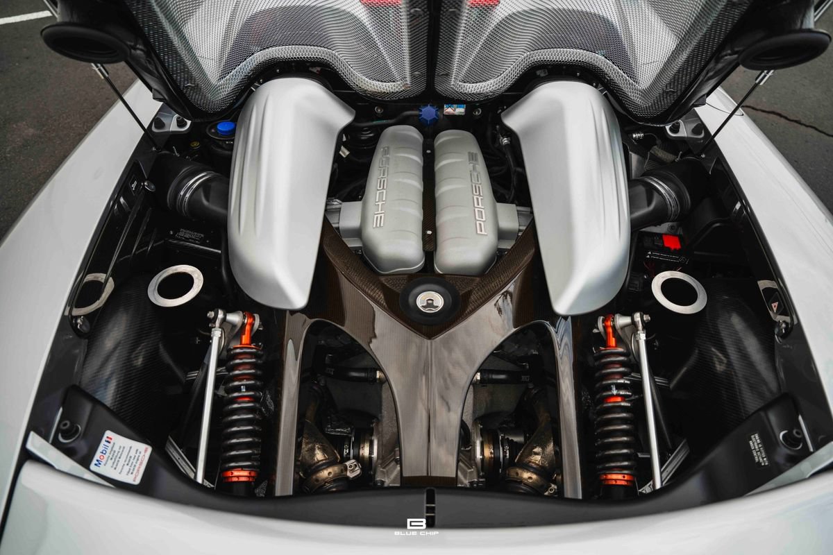 Used 2004 Porsche Carrera GT RWD image 29