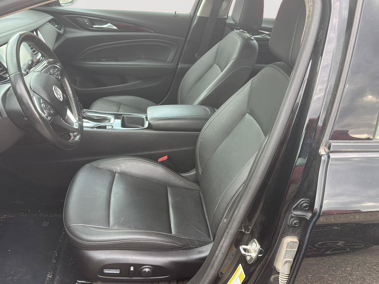 Used 2018 Buick Regal Essence FWD image 7