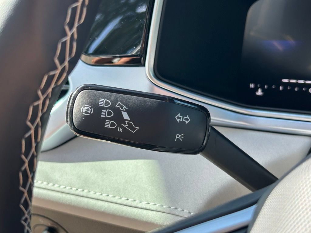 New 2026 Volkswagen Taos SE FWD image 21