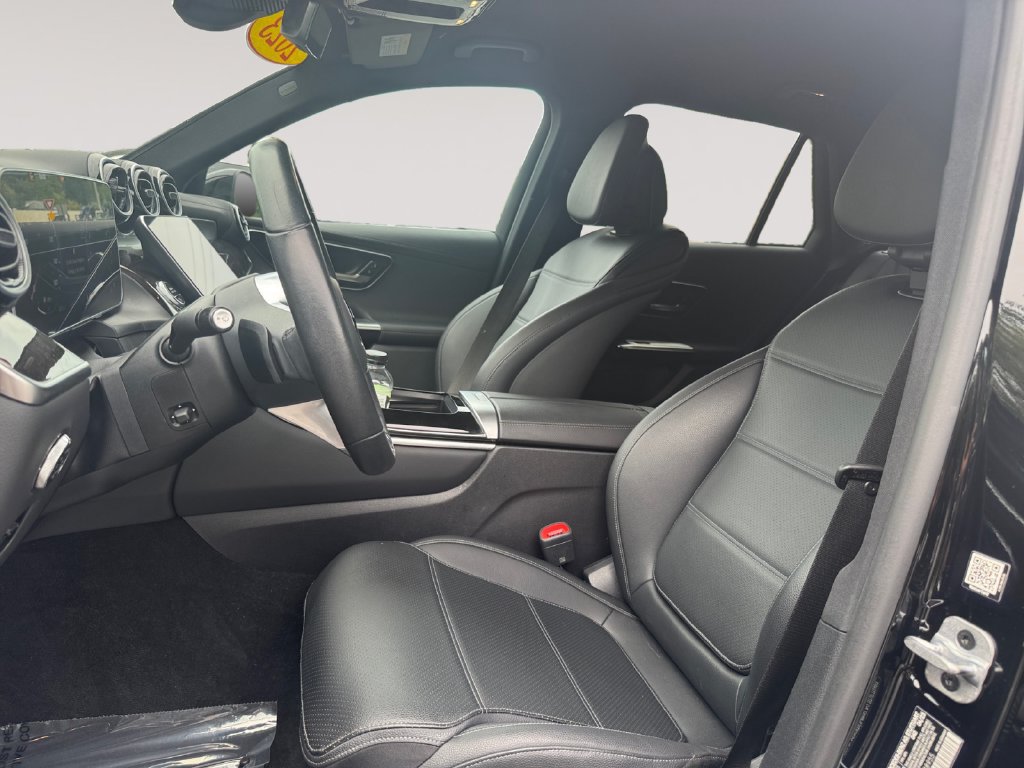 Used 2023 Mercedes-Benz GLC 300 4MATIC image 9