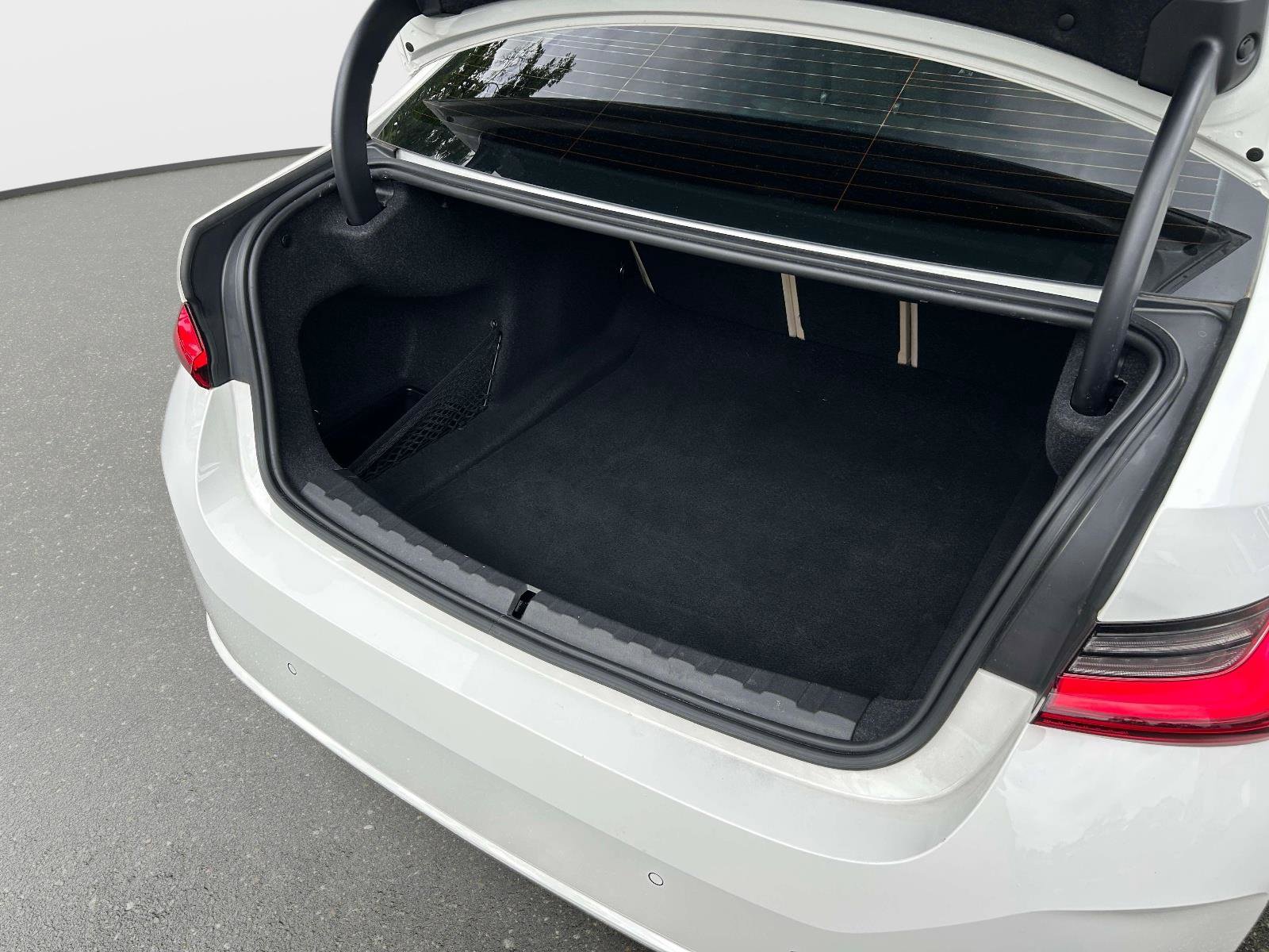 Used 2023 BMW 330i Sedan w/ Premium Package image 22