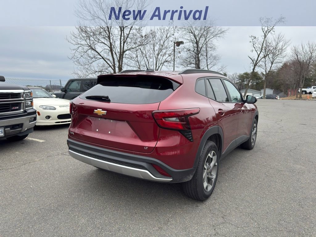 Certified 2025 Chevrolet Trax LT w/ LT Convenience Package image 3