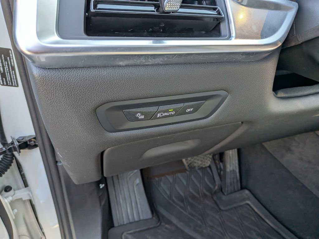Used 2026 BMW X5 xDrive40i w/ Climate Comfort Package AWD/4WD image 17