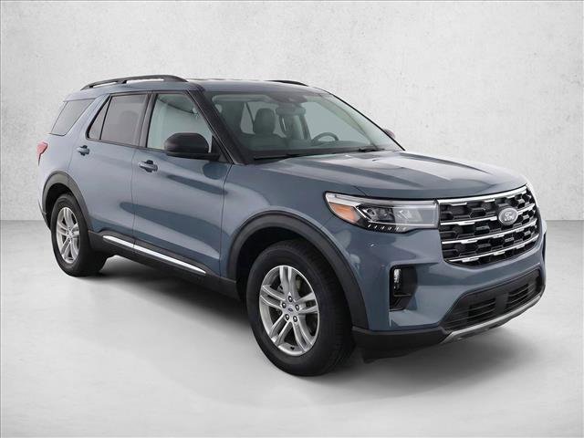 Used 2025 Ford Explorer Active w/ Active Comfort Package RWD image 3