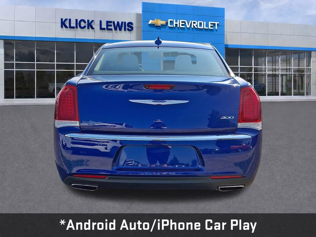 Used 2021 Chrysler 300 Touring w/ Driver Convenience Group RWD image 7