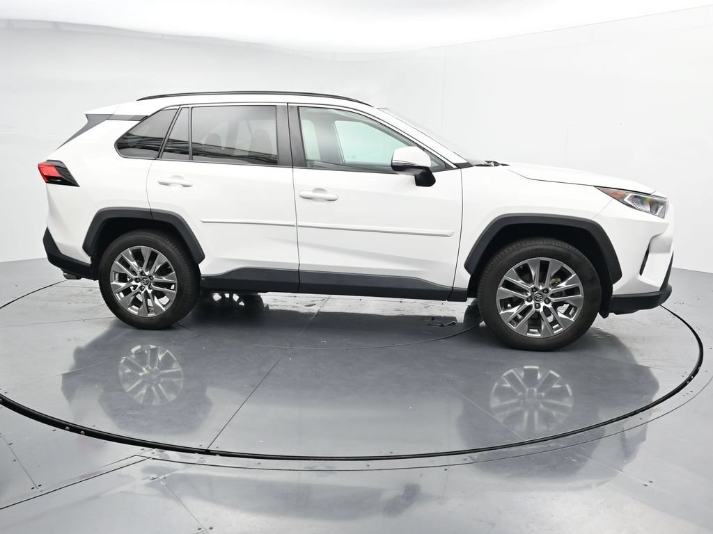 Used 2019 Toyota RAV4 XLE Premium w/ Cold Weather Package AWD/4WD image 9