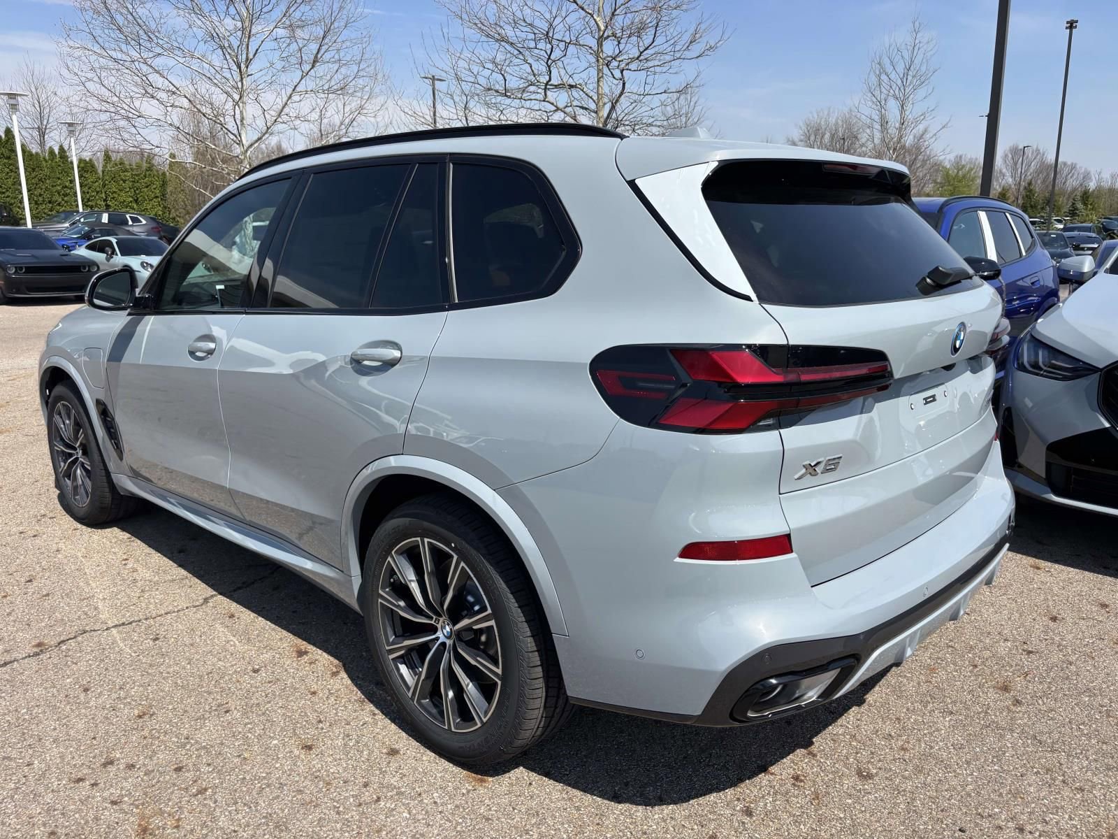 New 2026 BMW X5 xDrive50e image 9