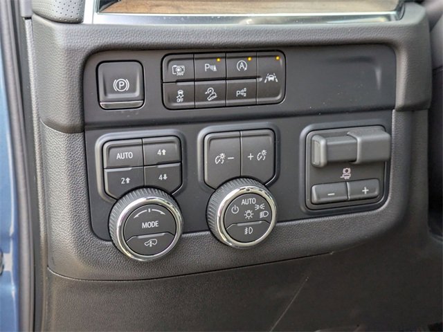 New 2025 Chevrolet Suburban High Country image 15