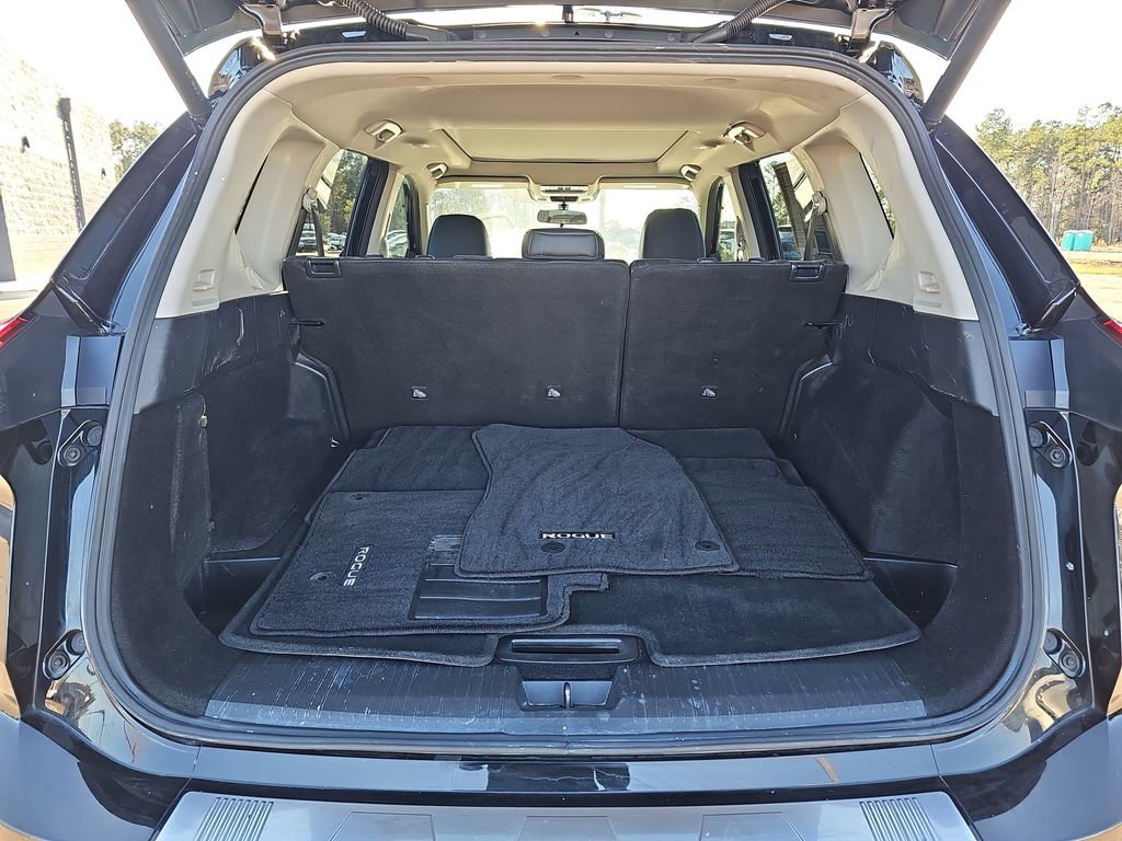 Used 2025 Nissan Rogue SV w/ SV Premium Package image 14