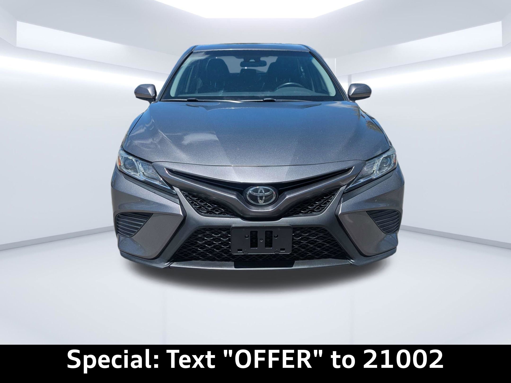 Used 2018 Toyota Camry SE FWD image 9