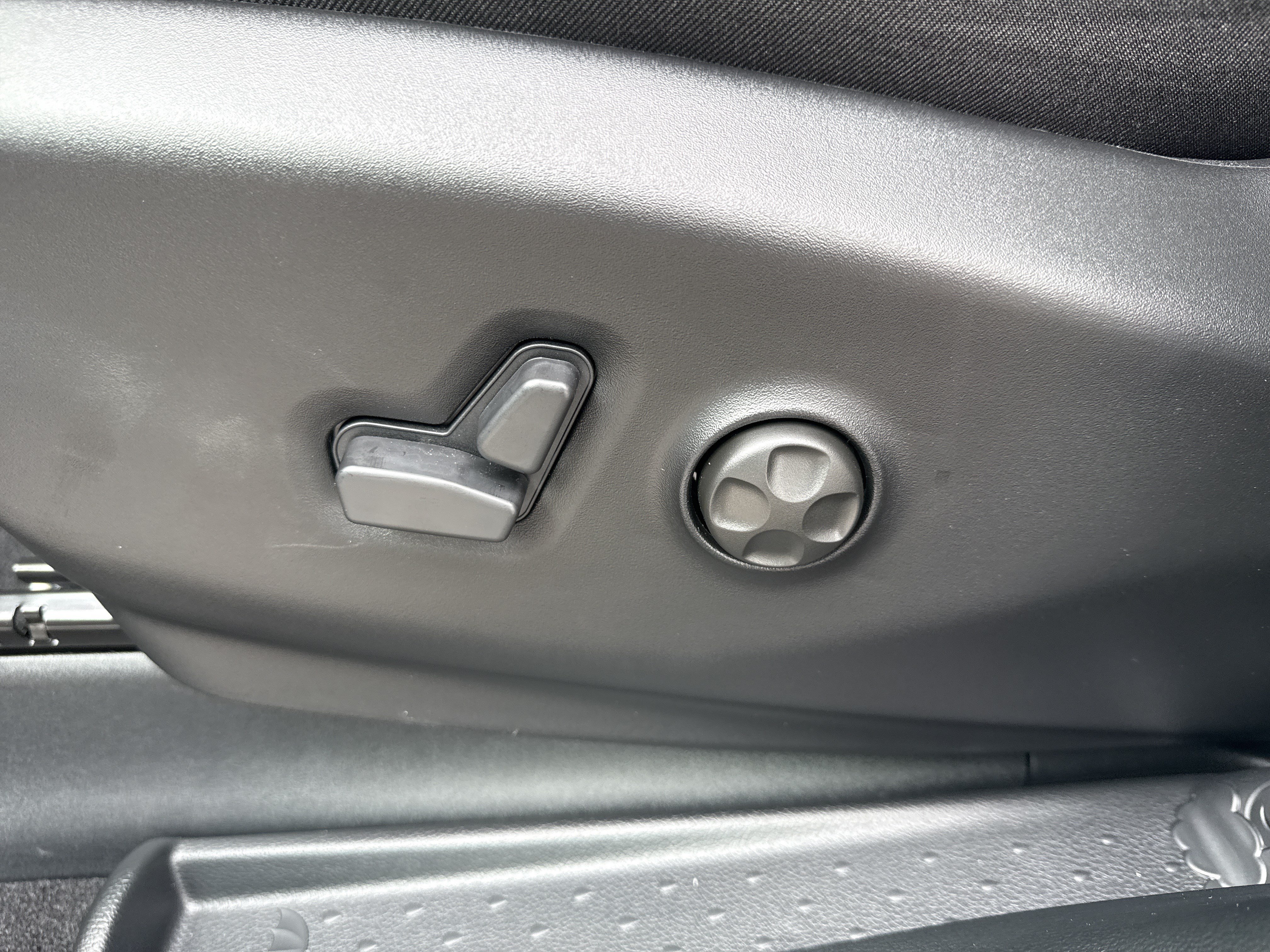 New 2026 Chrysler Voyager LX FWD image 10