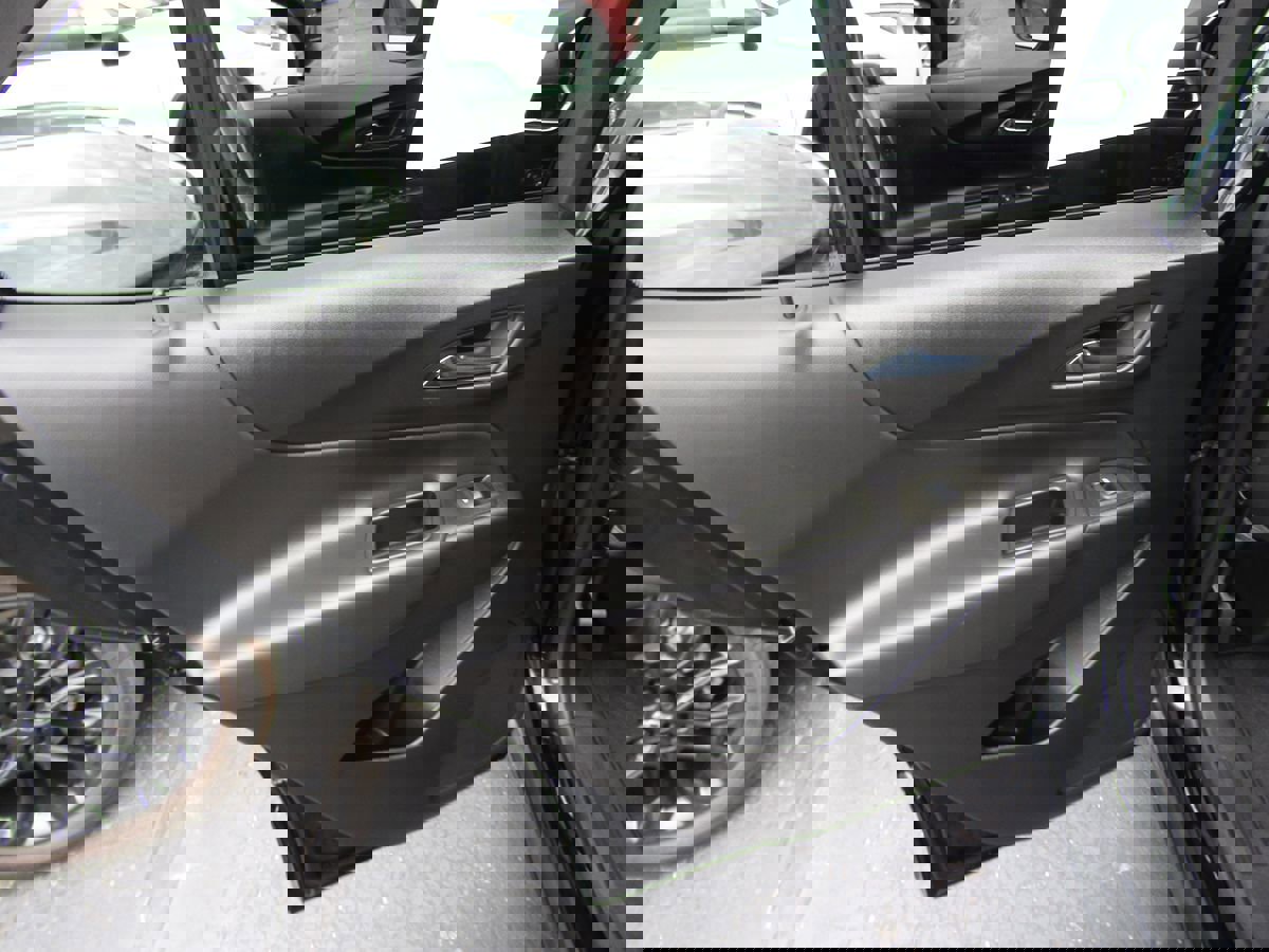 Used 2023 Chevrolet Equinox LT image 27