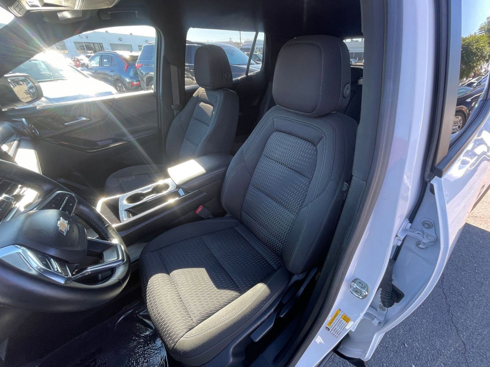 Used 2025 Chevrolet Equinox LT image 36