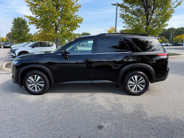 Certified 2026 Nissan Pathfinder SL AWD/4WD image 11