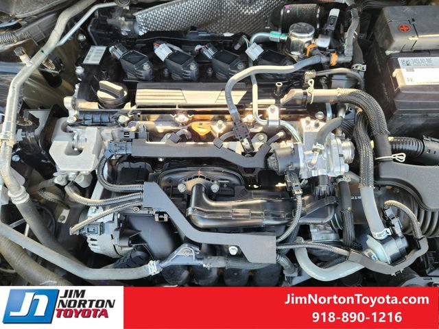 Used 2025 Toyota Corolla LE FWD image 30