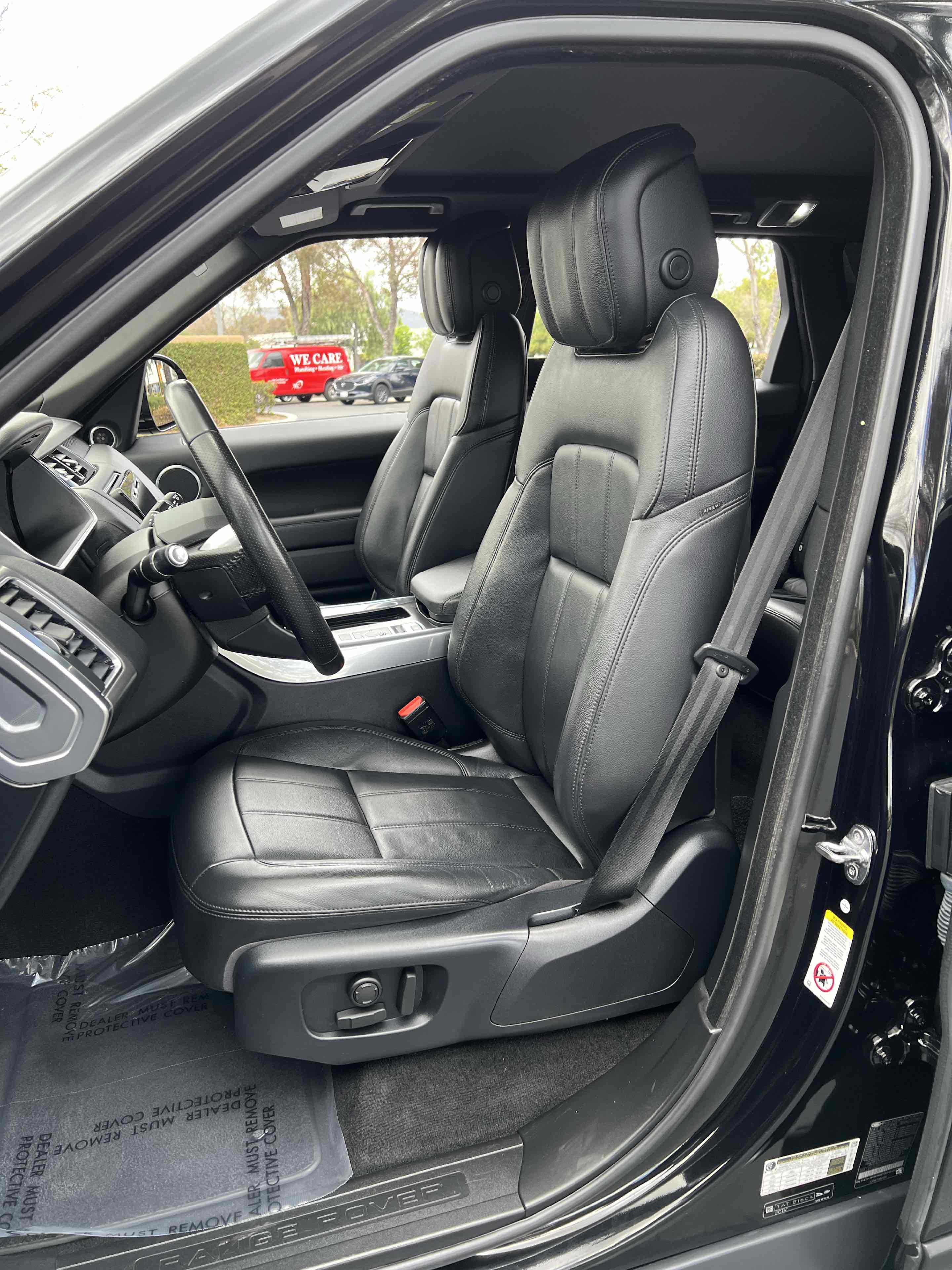 Used 2020 Land Rover Range Rover Sport SE AWD/4WD image 28