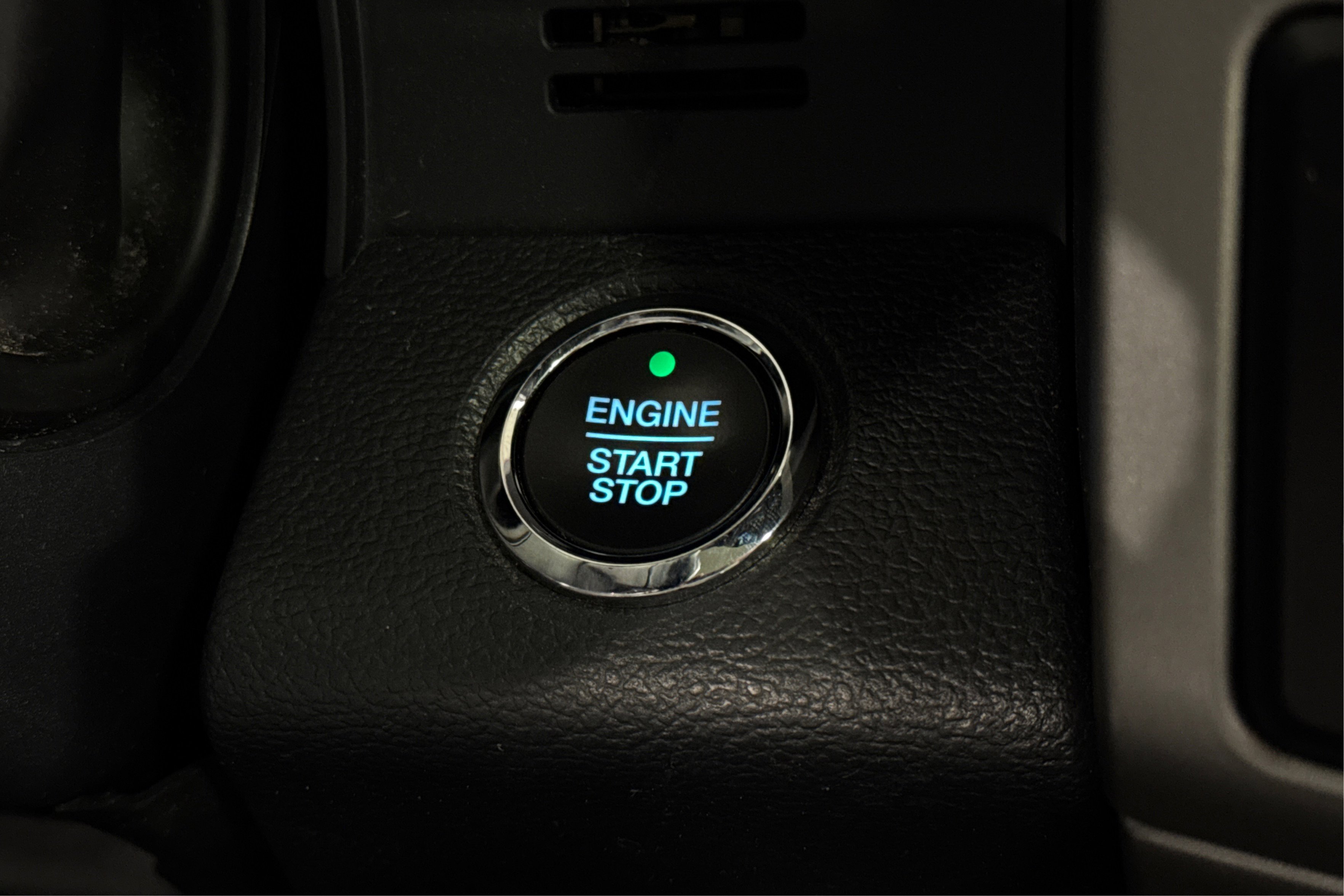 Used 2022 Ford F250 Lariat w/ Black Appearance Package image 36