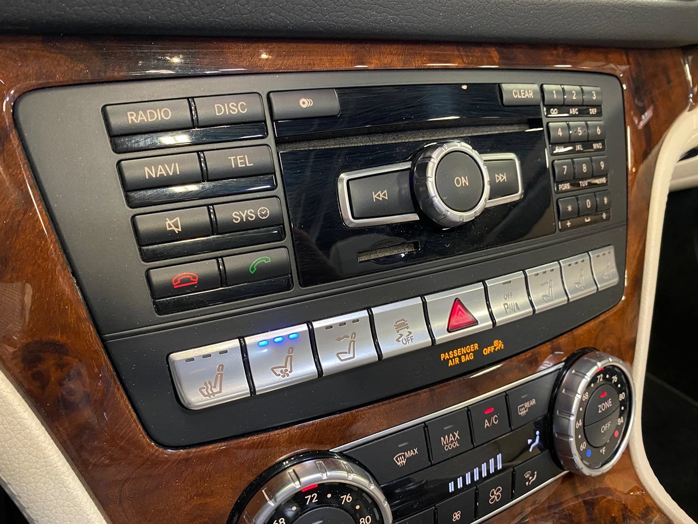 Used 2014 Mercedes-Benz SL 550 image 34
