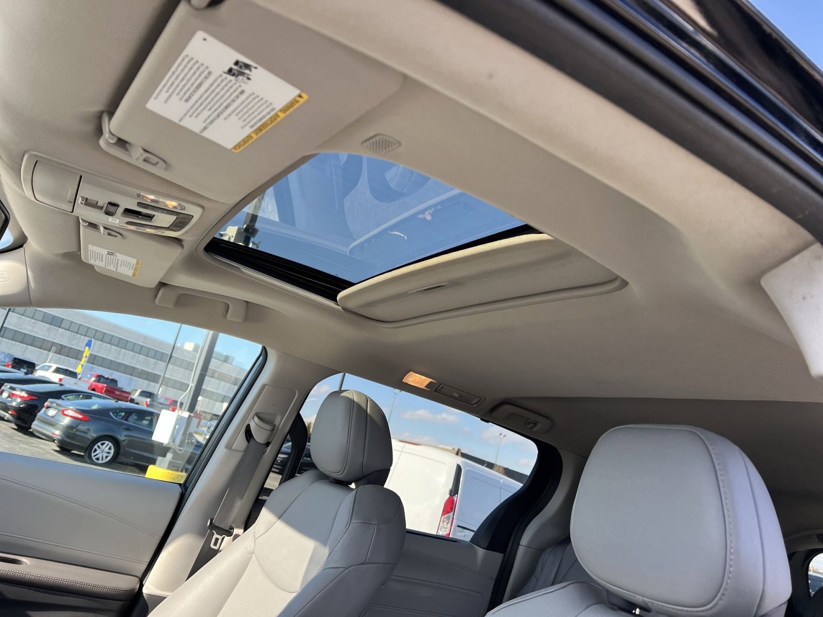 Used 2023 Toyota Sienna XLE image 23