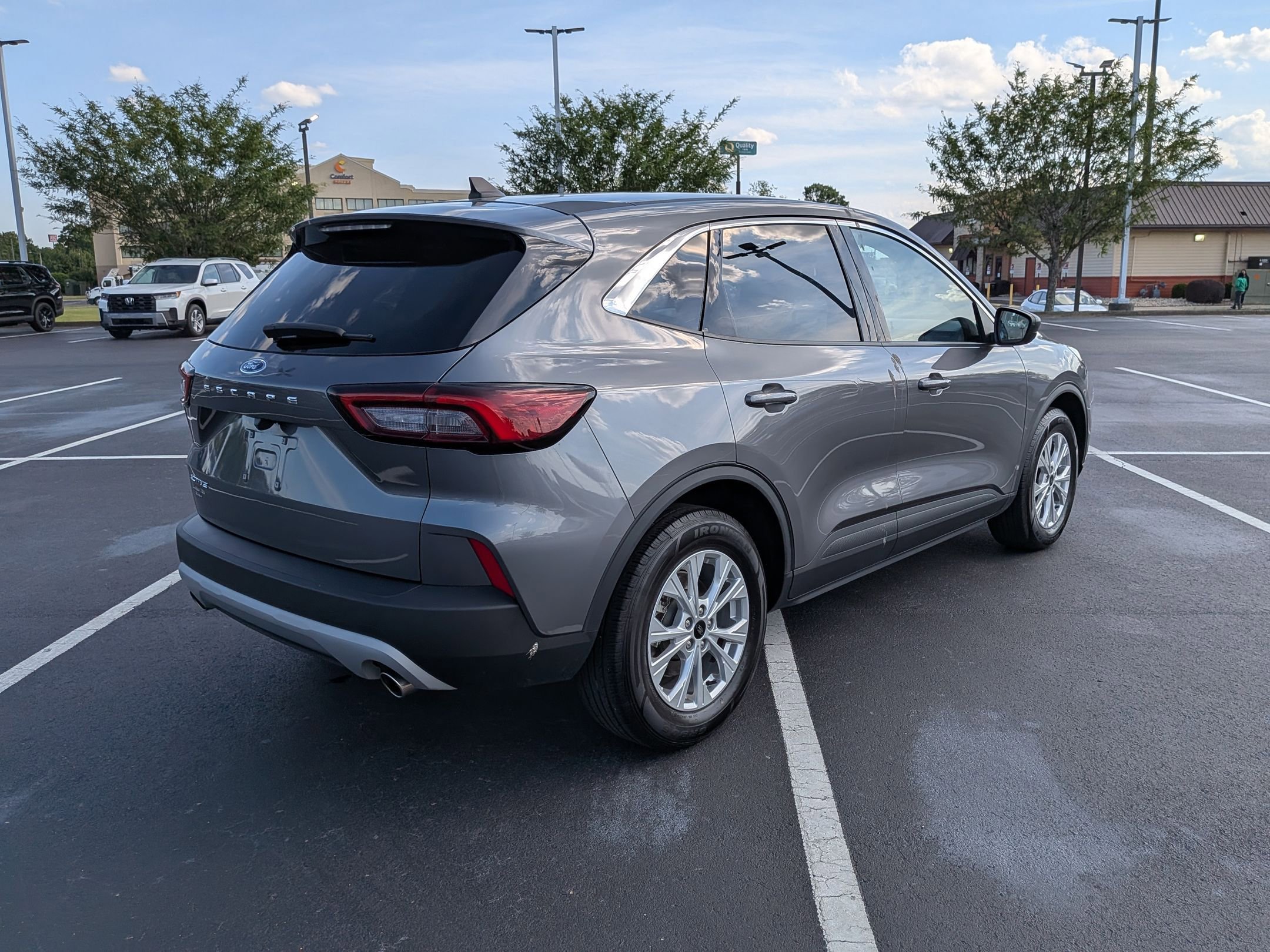 Used 2024 Ford Escape Active FWD image 3