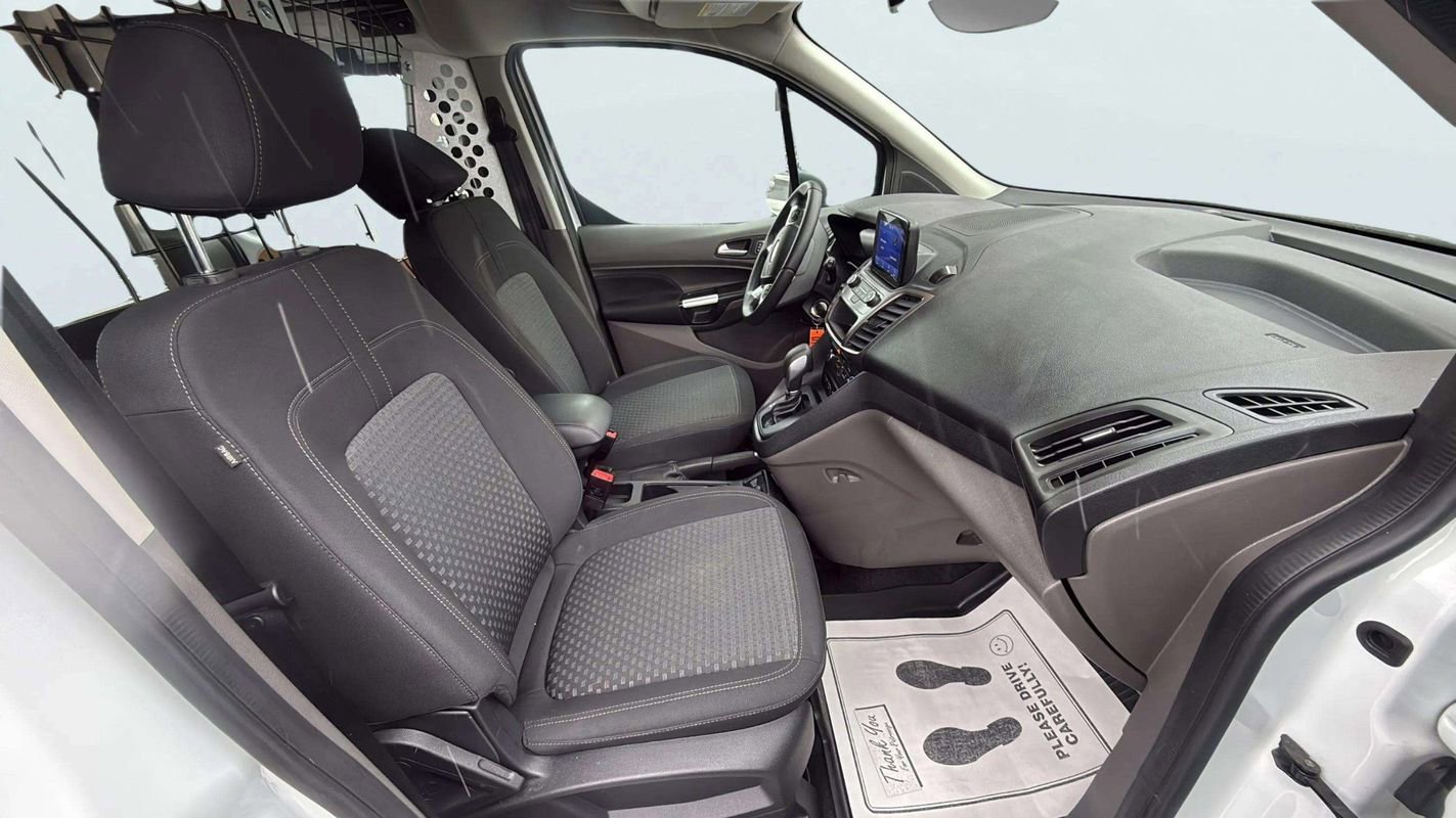 Used 2023 Ford Transit Connect XLT image 13