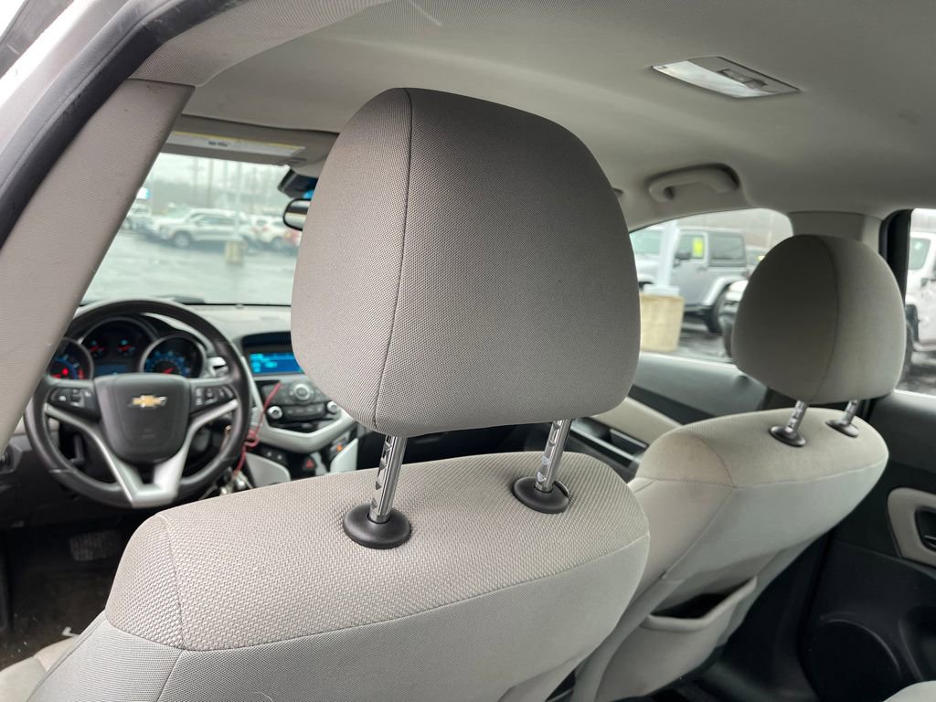 Used 2012 Chevrolet Cruze LT image 9