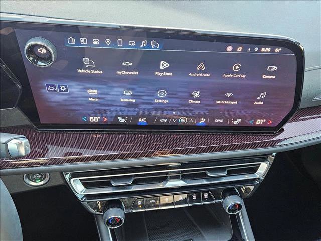 Used 2025 Chevrolet Traverse Z71 w/ Driver Confidence Package image 11