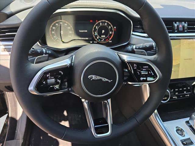 New 2024 Jaguar XF R-Dynamic SE AWD/4WD image 16