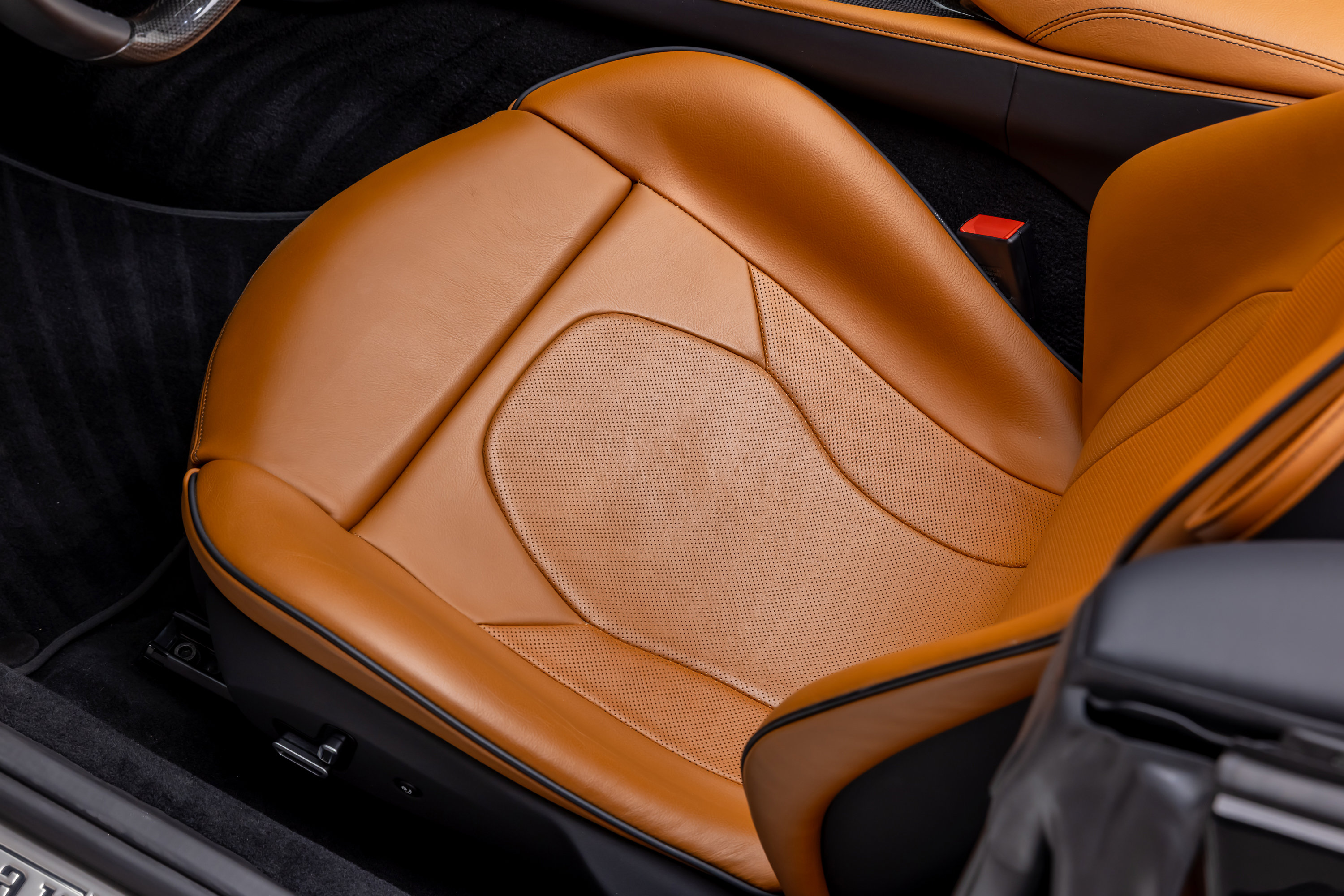 Certified 2023 Ferrari Portofino M RWD image 76