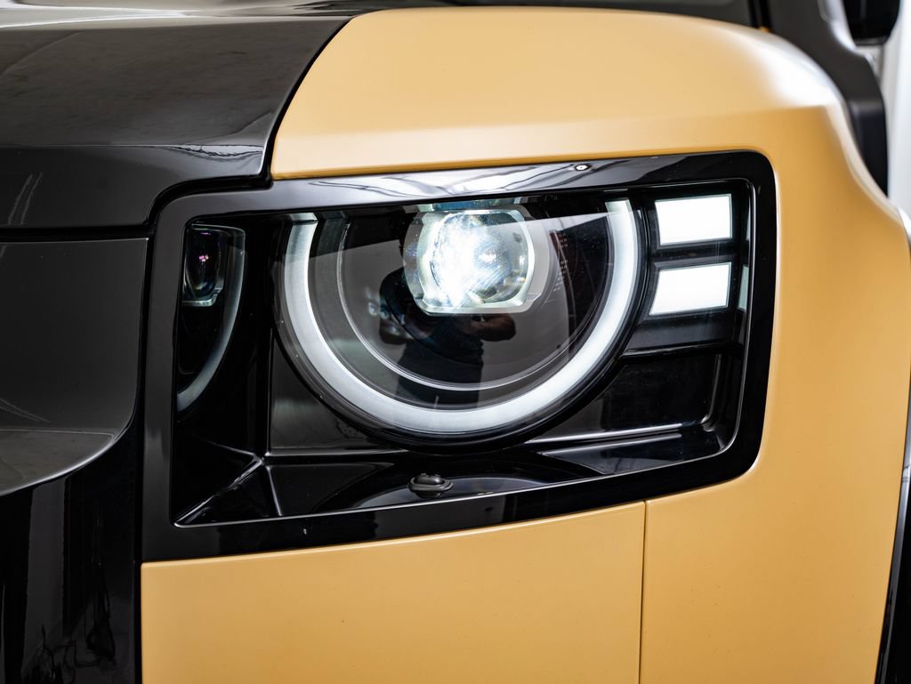 New 2026 Land Rover Defender 110 Trophy Edition AWD/4WD image 15