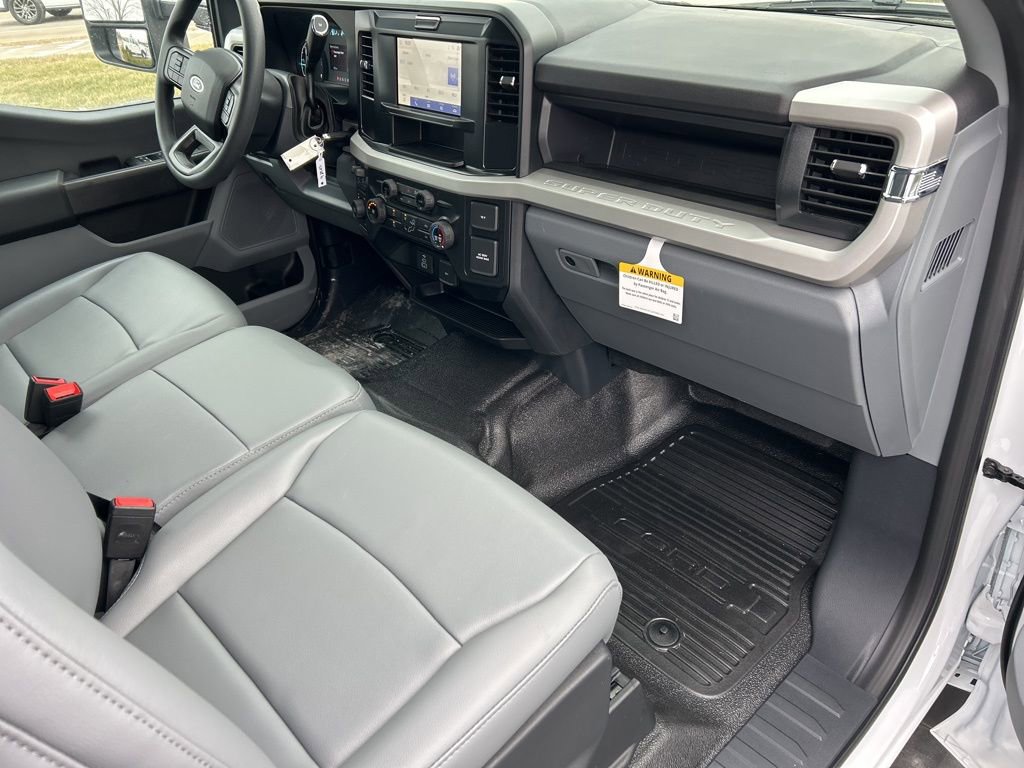 New 2026 Ford F550 4x4 Crew Cab image 10