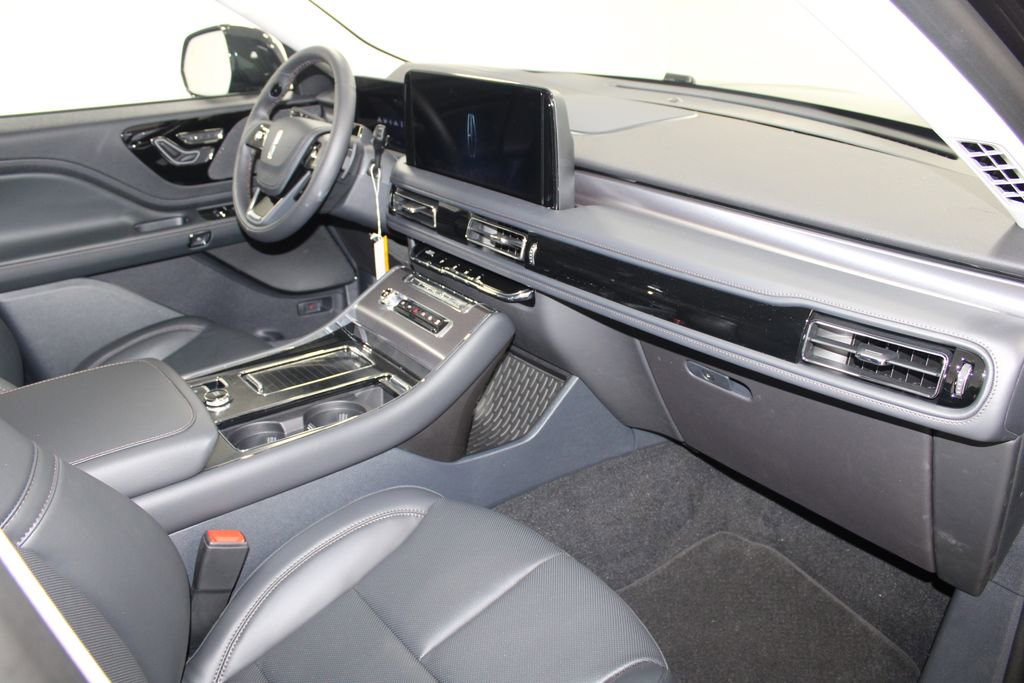 New 2025 Lincoln Aviator 2WD w/ Jet Appearance Package image 27