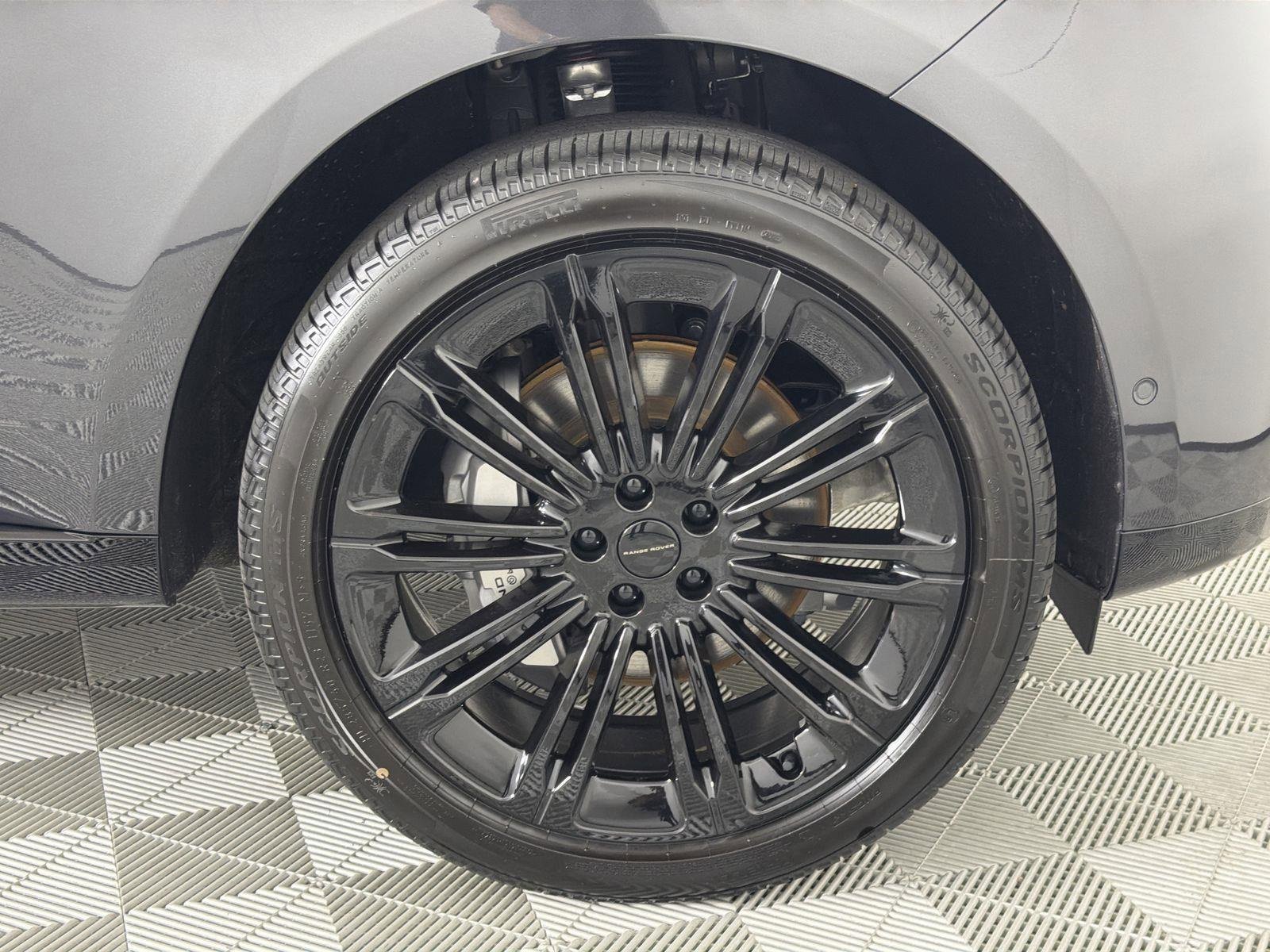 New 2026 Land Rover Range Rover SE image 35