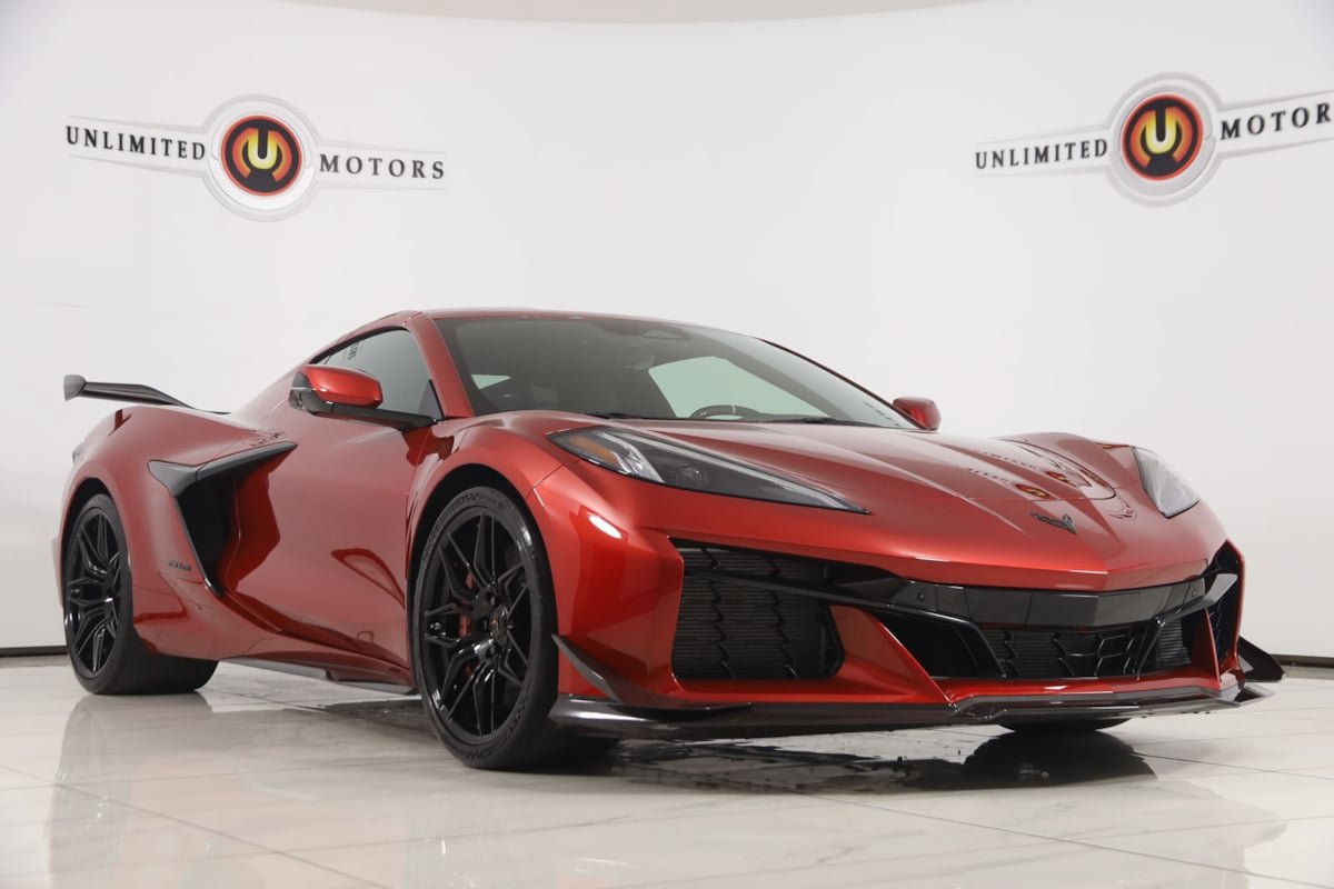 Used 2025 Chevrolet Corvette Z06 w/ Z07 Performance Package RWD image 35