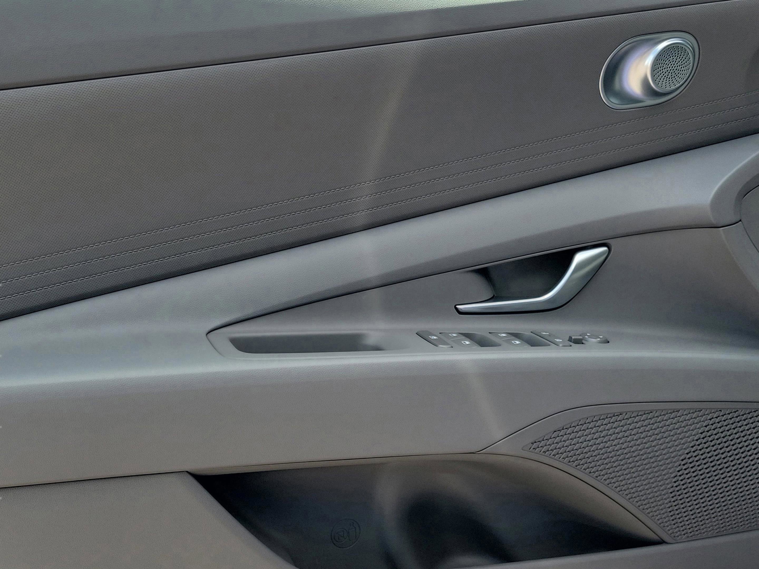 New 2026 Hyundai Elantra SE image 11