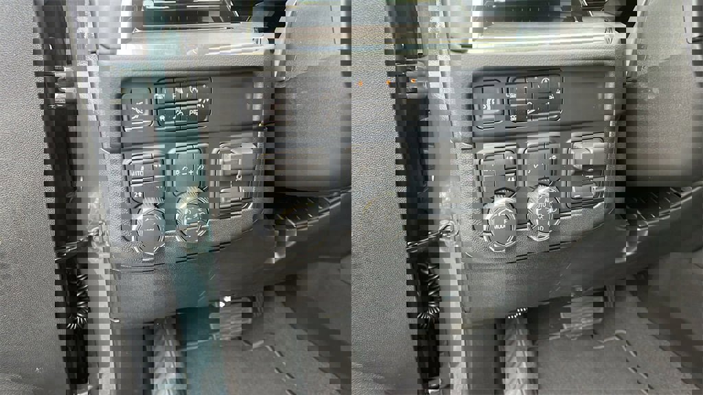 New 2026 Chevrolet Suburban Z71 w/ Comfort Package image 21