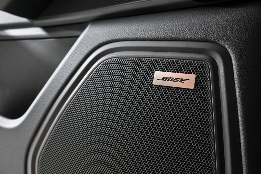Certified 2026 Porsche Macan AWD/4WD image 7