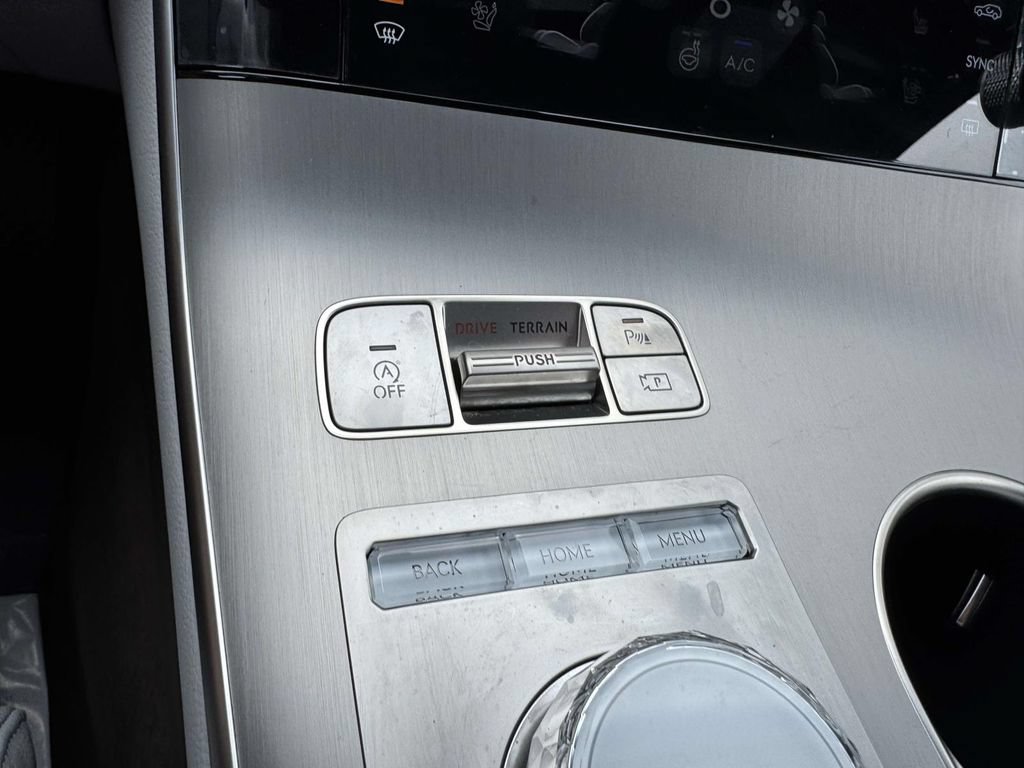 Certified 2026 Genesis GV70 2.5T Advanced AWD/4WD image 27
