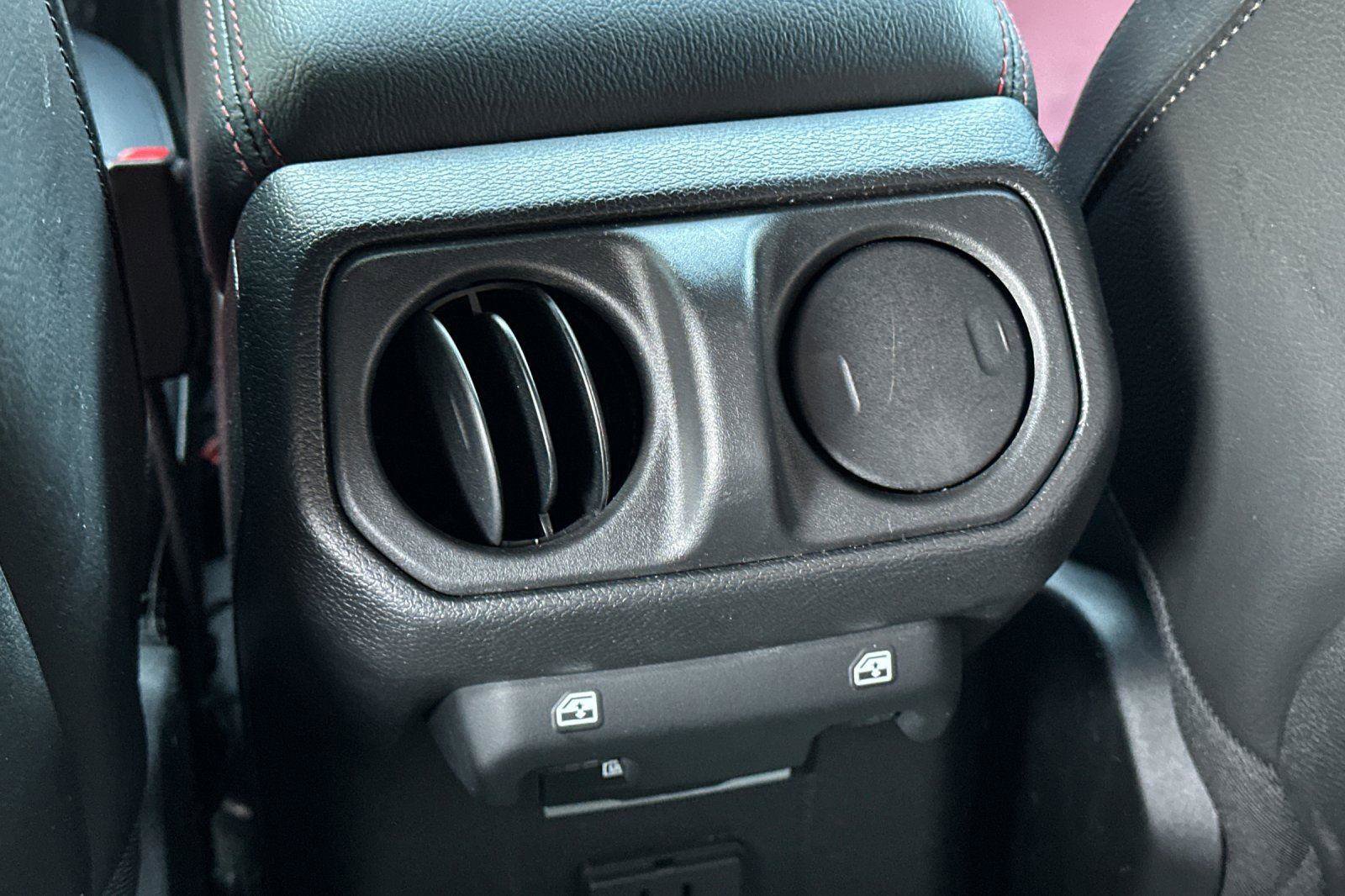 Used 2023 Jeep Wrangler Unlimited Rubicon 4xe image 13