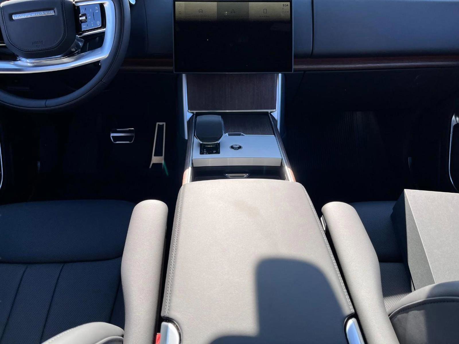 New 2025 Land Rover Range Rover SE image 18