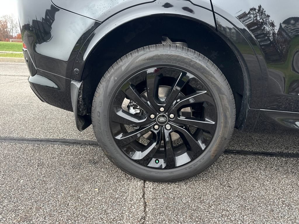 New 2025 Land Rover Discovery Sport S image 25