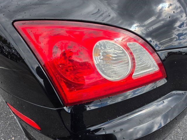 Used 2005 Chrysler Crossfire Limited image 10