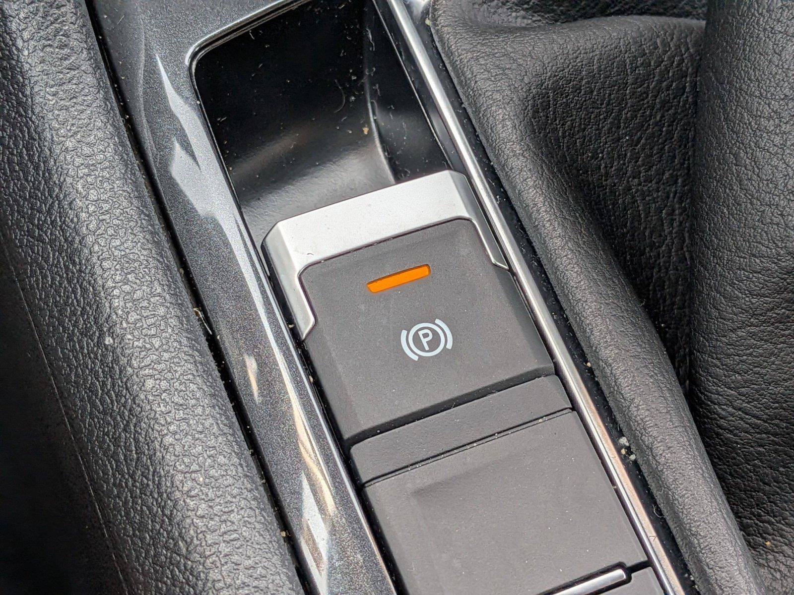 Used 2023 Volkswagen Tiguan SE w/ Panoramic Sunroof Package AWD/4WD image 29