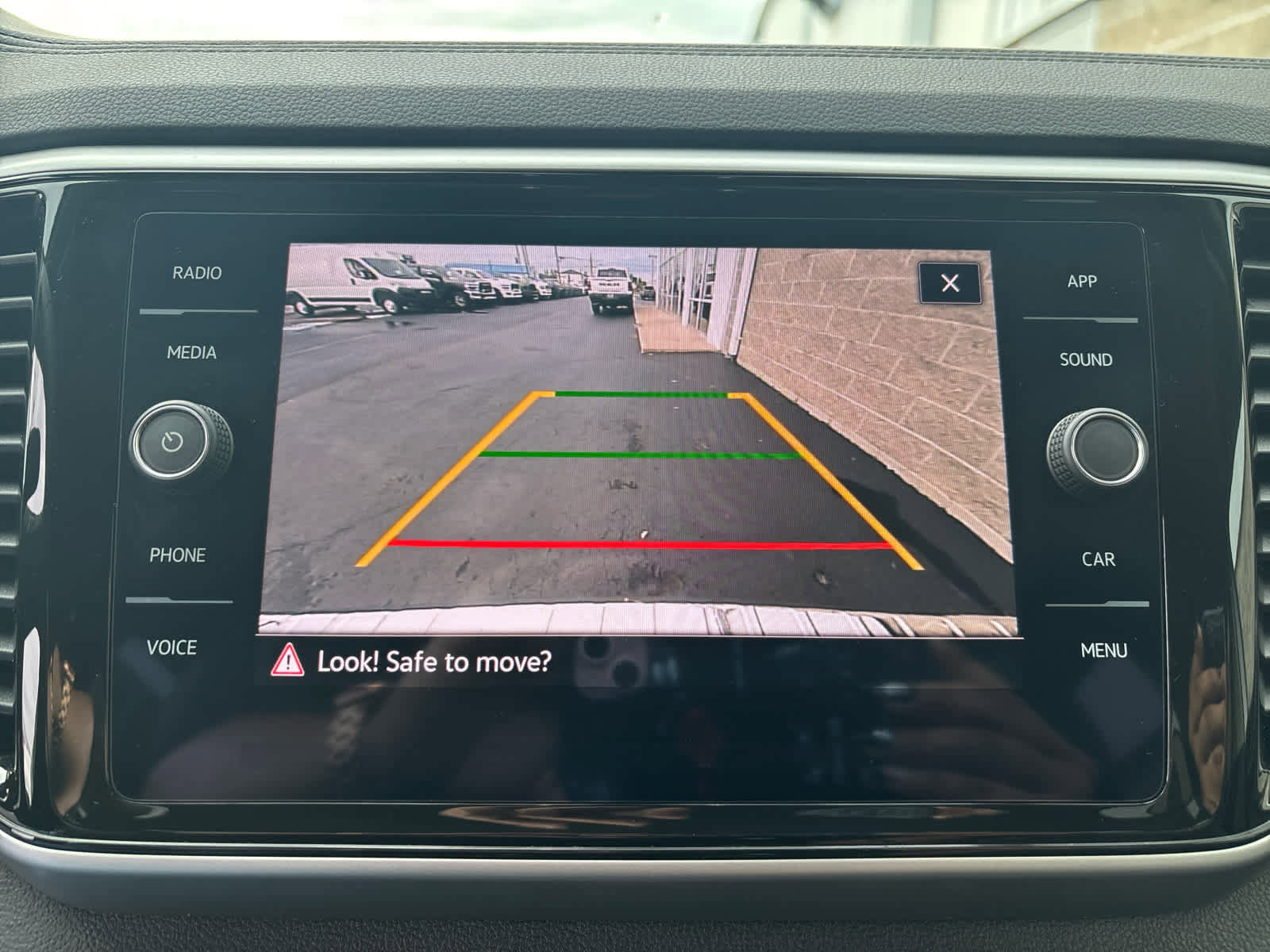 Used 2023 Volkswagen Atlas SE image 18